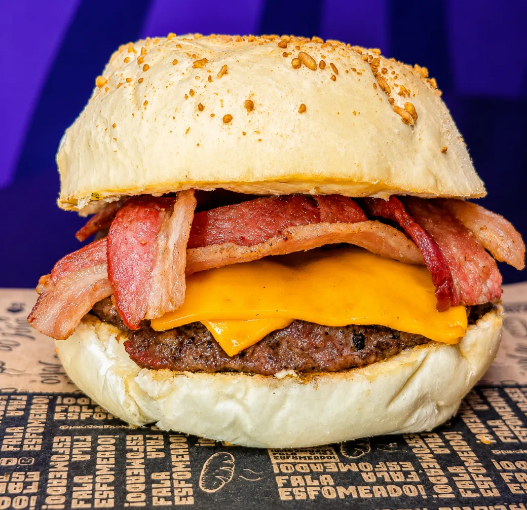 Cheese com bacon no pão de alho